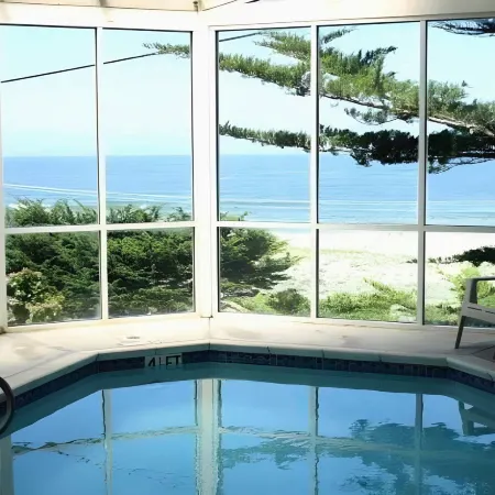 Pacifica Beach Hotel