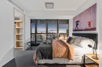 Skyhigh Executive! ~ 2Bed/2Bath/1Car/Views ~ CBD - vue sur la montagne