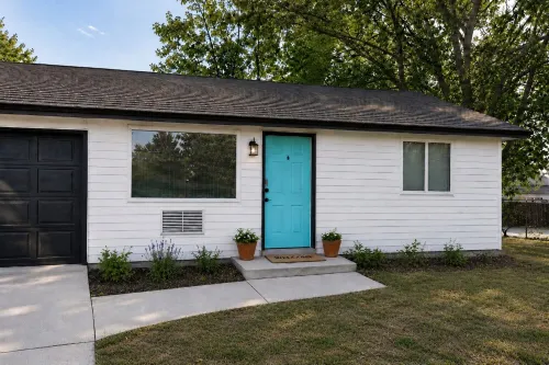 Cozy & Quiet - KING Bed - Full Kitchen - 6 Minutes to Kadlec, 5 miles to PNNL. - 4-Star