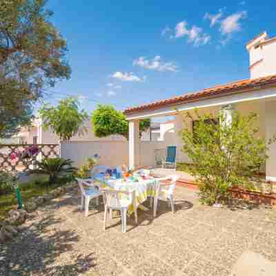 Villetta Fina Bella with Parking Near Beach - Happy Rentals Hotel Exterior