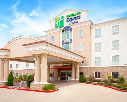 Holiday Inn Express & Suites DALLAS W - I-30 COCKRELL HILL by IHG Hotels near Kessler Theater