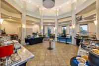 Grand Hotel & Conference Centre Calgary Airport, an Ascend Collection Hotel - parkir