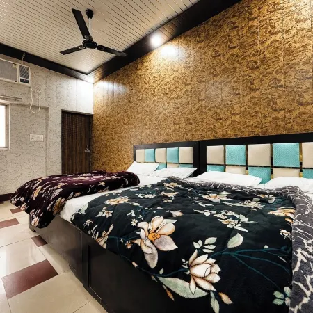 Shri Hari Lodge - Near Shri Ram Mandir and Hanuman Garhi