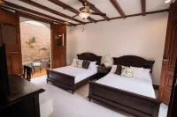 Hotel Plaza Colon - Granada Nicaragua - 3-Star