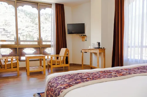 Hotel Zirikha - 2 ดาว