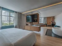 HOTEL MORE BY KAVIA Hotels near Tabacalera