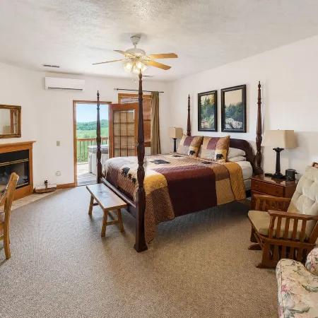 Berry Springs Lodge