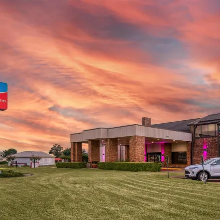 SureStay Plus Hotel by Best Western Greenwood