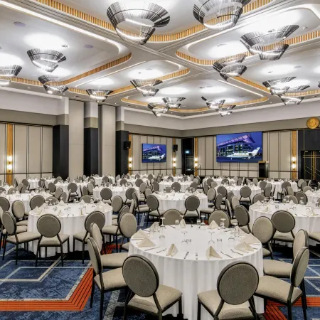 Legend Hotel Lagos Airport, Curio Collection by Hilton