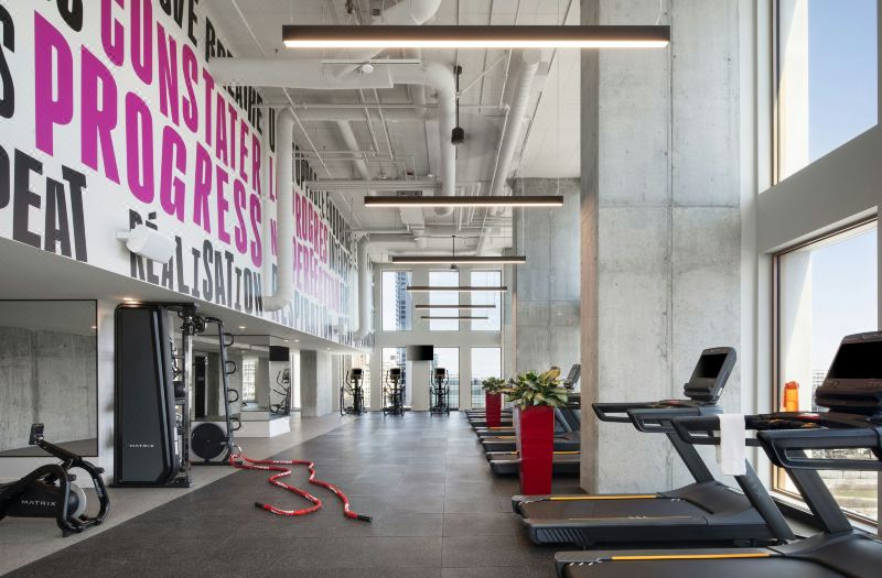 Moxy Montreal Downtown photo 5