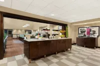 Hampton Inn & Suites Brunswick - breakfast