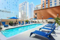 Hampton Inn & Suites Austin Downtown - Kolam Atas Bumbung
