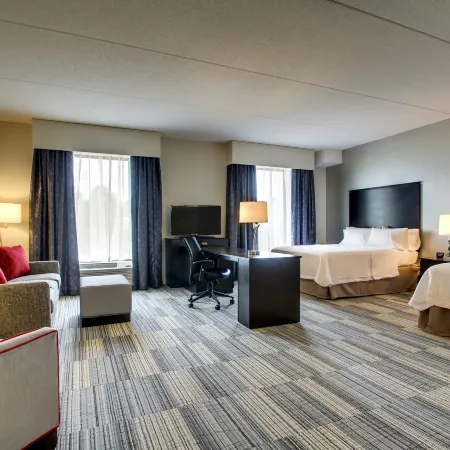 Hampton Inn & Suites Greenville Airport