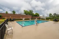 Red Roof Inn & Suites Macon - 2-Star