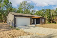 7 Mi to Lucas Oil Speedway! Home w/ Patio & Yard - Wifi