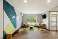 Spark by Hilton Freeport - Parkering