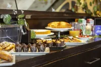 Unahotels Villa dei Platani Foligno - breakfast