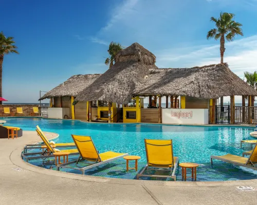 دبل تري باي هيلتون هوتل جالفيستون بيتش Hotels near شاطئ إيست بيتش (East Beach)