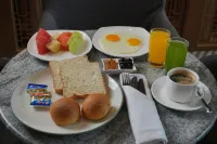 Four Points by Sheraton Medan - Aamiainen