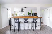 Jungle House Modern Lofts – Arena District & Short North - Bungalows