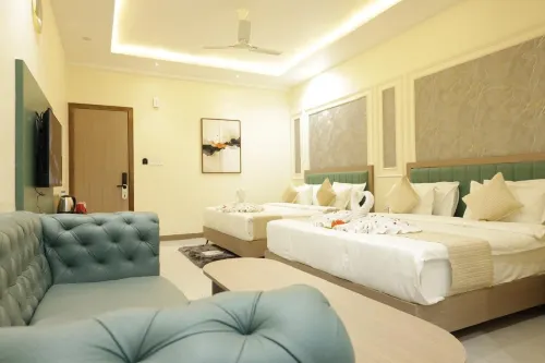Pujari Park Hotel and Banquet Raipur - 2-Sterne