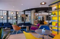 Campanile Amsterdam Zuidoost - С баром