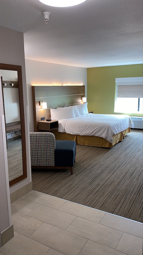 Holiday Inn Express Hotel & Suites Weston, an Ihg Hotel