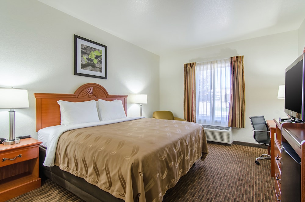 Quality Inn Junction City - Near Fort Riley