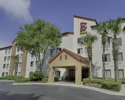 Red Roof PLUS+ Gainesville Экстерьер Photos