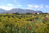 Inspired Villa Christina I with Private Pool and Garden. Hotels in Gorgolaini