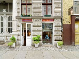 Modern Apartment in Berlin Near Lake and City Centre