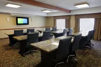 Sandman Hotel & Suites London Downtown فنادق في Middlesex County