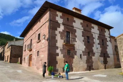 Hostal Rural Ioar Hotels near Albergue Capuchinos