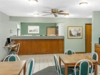 Super 8 by Wyndham Washington/Peoria Area Hotels in Washington