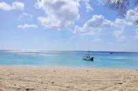 Seagaze Beach House - by ZenBreak - Homestays