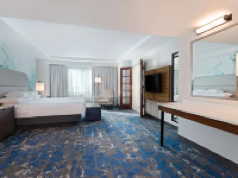 เอ็มบาสซีสวีทส์ บายฮิลตัน แทมปา USF ใกล้บุชการ์เด้นส์ โรงแรมในแทมปา