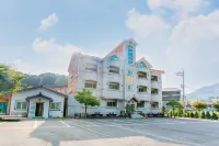 Muju Rainbow Pension