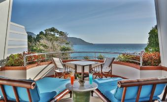 Mom Tri's Villa Royale