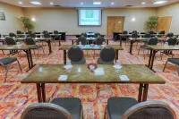ฮอลิเดย์ อินน์ น็อกซ์วิลล์ เวสต์ - ซีดาร์ บลัฟฟ์ โรด บาย IHG - ที่มีที่จอดรถ