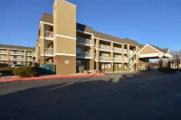HomeTowne Studios Denver - Lakewood West - Wifi