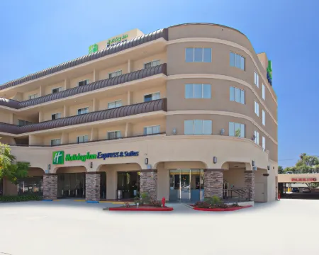 Holiday Inn Express & Suites PASADENA - LOS ANGELES by IHG Hotels in Pasadena