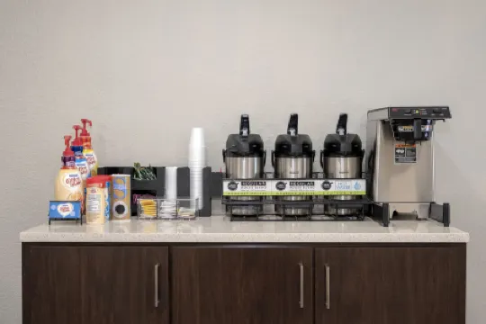 Red Roof Plus+ Jacksonville - Southpoint