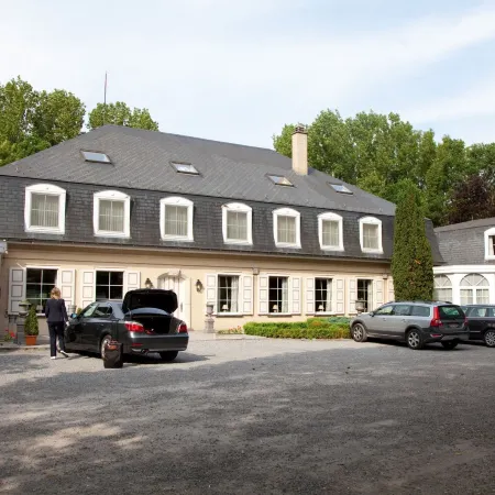 Hotel in Den Bonten Os Отели рядом с достопримечательностью «Железнодорожный вокзал Мехелена»