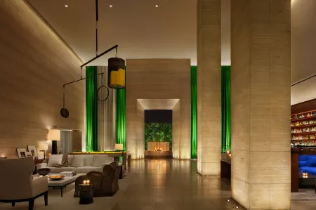 The West Hollywood Edition Отели рядом с достопримечательностью «West Hollywood Chamber of Commerce»