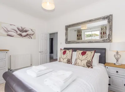 2 Bed- Nelson by Pureserviced Các khách sạn ở Torpoint