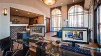 Best Western Plus Executive Inn  Suites فنادق في Manteca