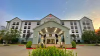 Best Western Plus Sugar Land/Stafford Hotel berhampiran Fountains on the Lake