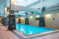 The Rundlestone Lodge - Pools