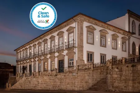 Condes de Azevedo Palace Apartments