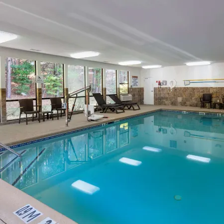 Comfort Inn & Suites Canton Riverstone Area